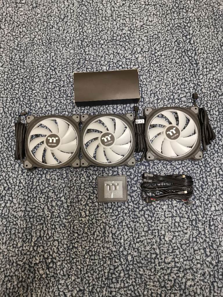 Thermaltake Riing Quad 140mm RGB Premium Fans 