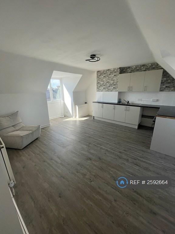 1 bedroom flat in Varney Road, Nottingham, NG11 (1 bed) (#2592664)