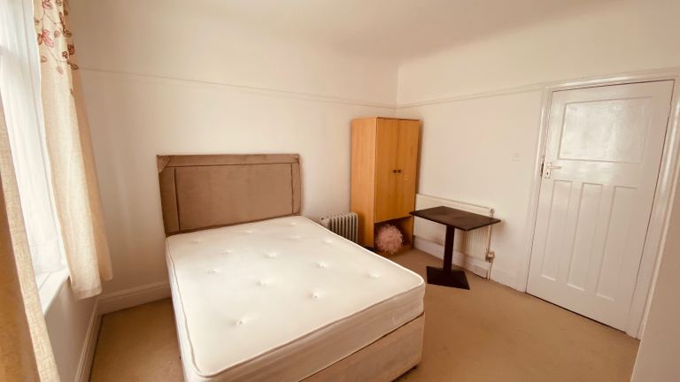 Spacious Double room to rent