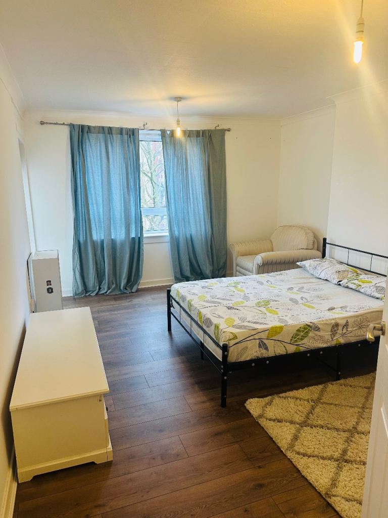 One double room in a shared apartment to rent
