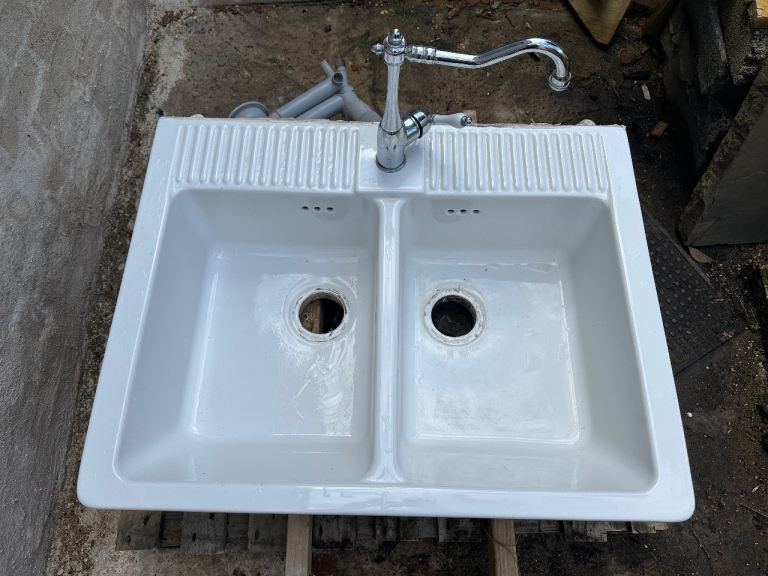 Double kitchen sink