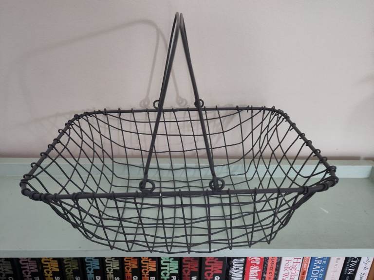 Wire basket