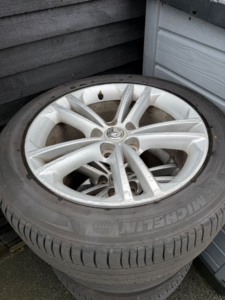 18s Sri insignia wheels