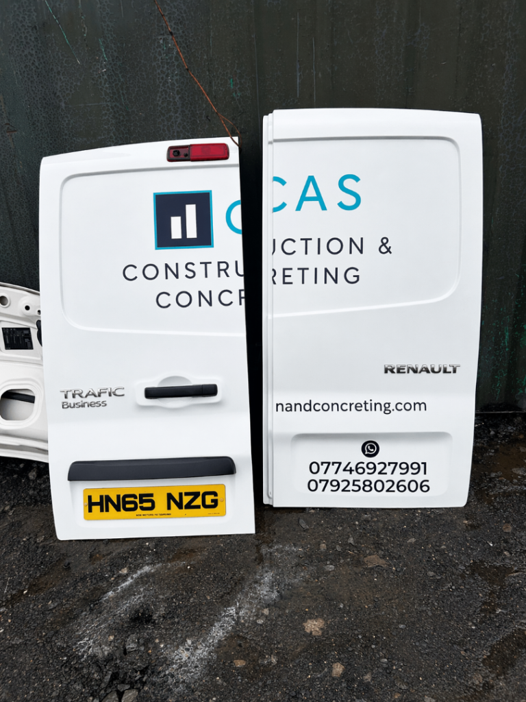 Renault Trafic Rear Barn Door 2014–2024 Genuine Complete Door White £400