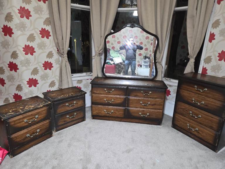 Bedroom dresser and drawers 