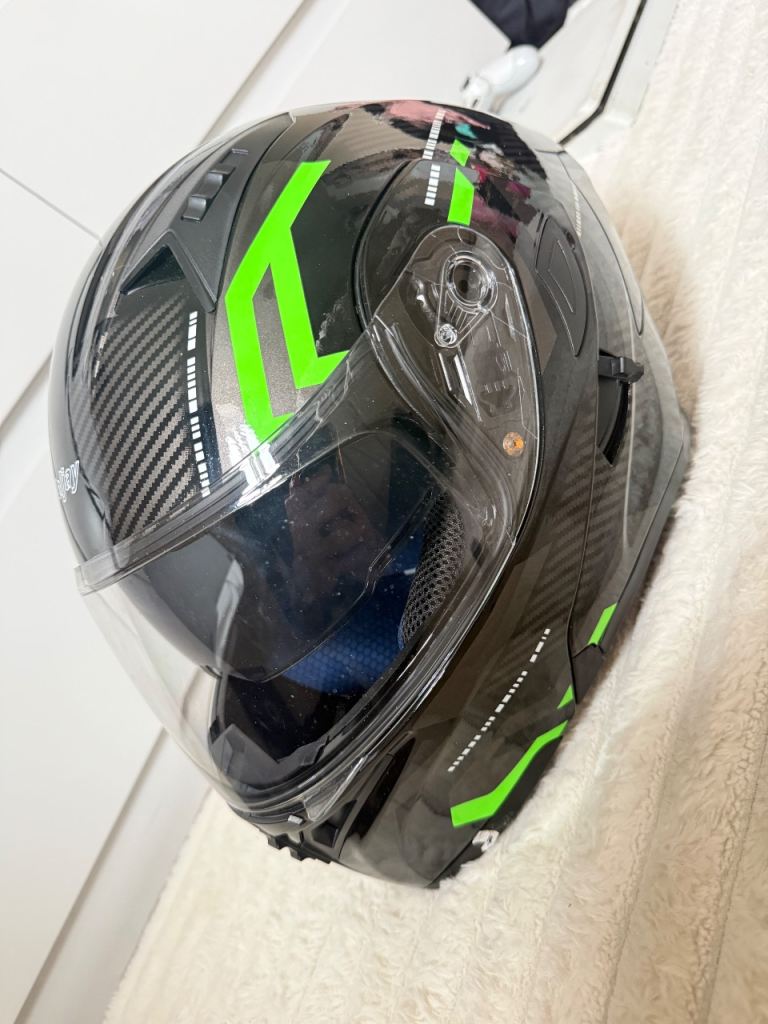 Motorbike flip helmet 