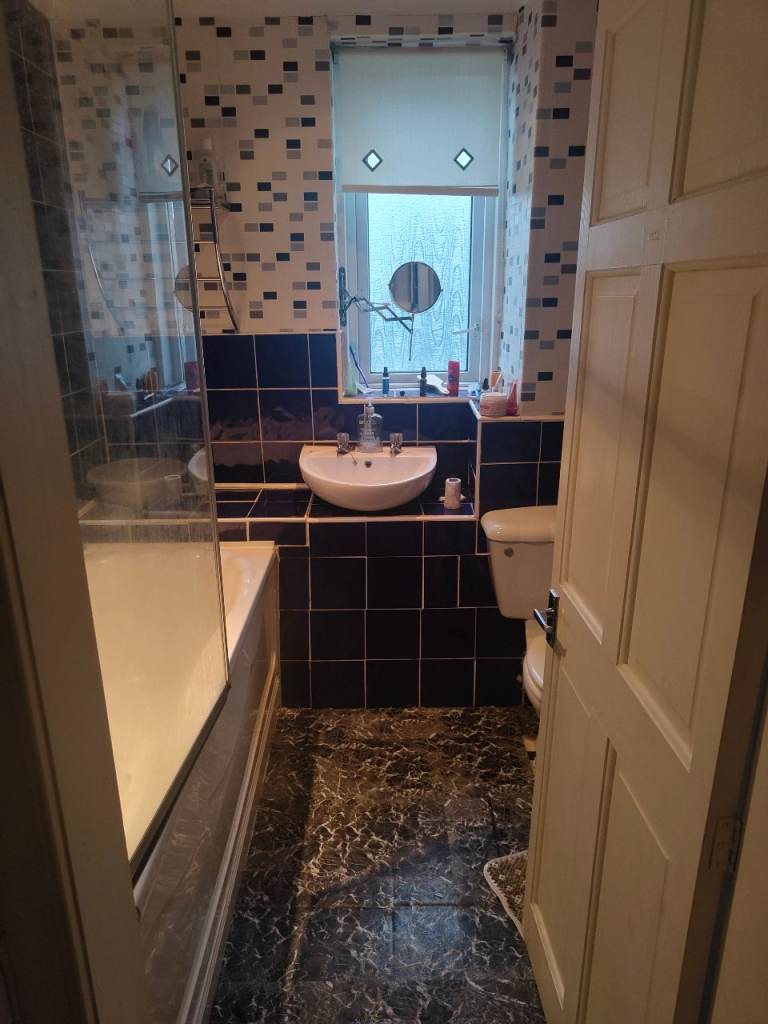 Spacious Double Room To Rent in Port Glasgow – Quiet Area – £300 PCM