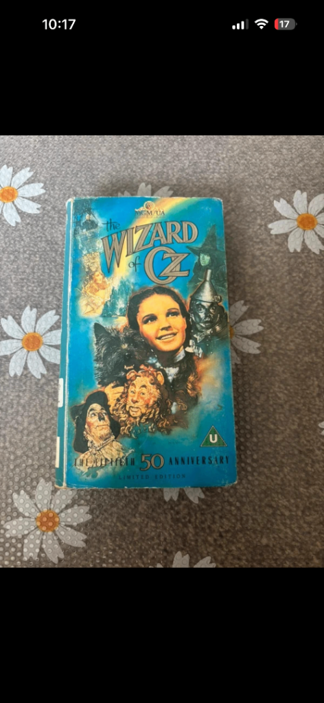 Wizard of oz VHS n book set (vintage)