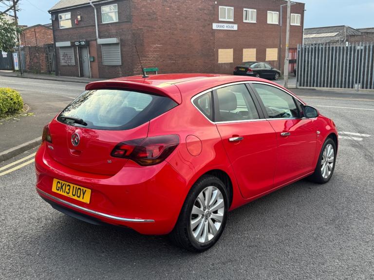 2013 Vauxhall Astra 1.6i 16V SE 5dr HATCHBACK Petrol Manual