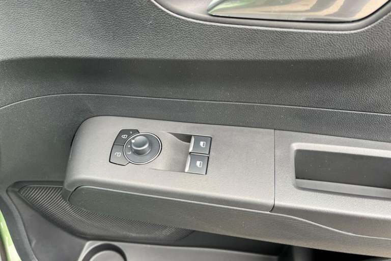 2025 Ford E-Transit Courier Limited AUTO 43kWh 136PS FWD 1 Speed Automatic Panel Van Electric Aut...