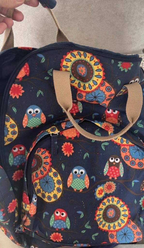 Girls Owl back pack as new
