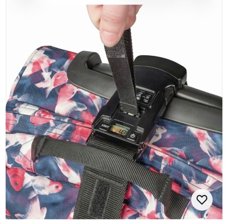 Travel luggage/suitcase straps with built in scales 