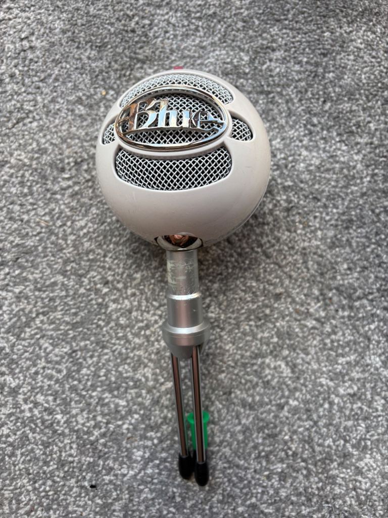 Blue snowball microphone 