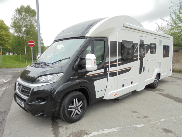 2018 18 SWIFT BESSACARR 596 6 BERTH 6 TRAVEL IN BLACK# ONLY 7906 MLS FROM NEW #