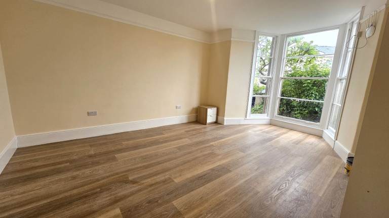 Room in a shared house in Torquay to rent
