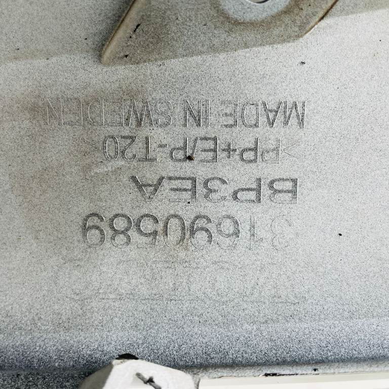 Volvo V60 S60 Front Bumper Genuine White 31690589 | 2018 - 2021 [ar115]