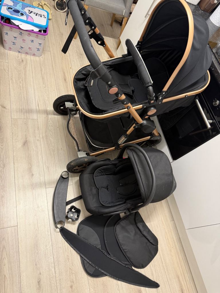 Baby Travel System 3-in-1 Pram & Car Seat - Good Condition