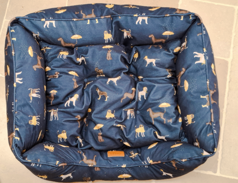 Medium Joules Dog Box Bed - Raining Dogs Pattern