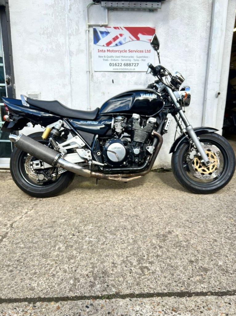 YAMAHA XJR1200 NAKED MUSCLE BIKE 