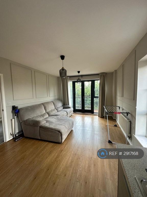 2 bedroom flat in Fieldfare Lane, Greenhithe, DA9 (2 bed) (#2917168)