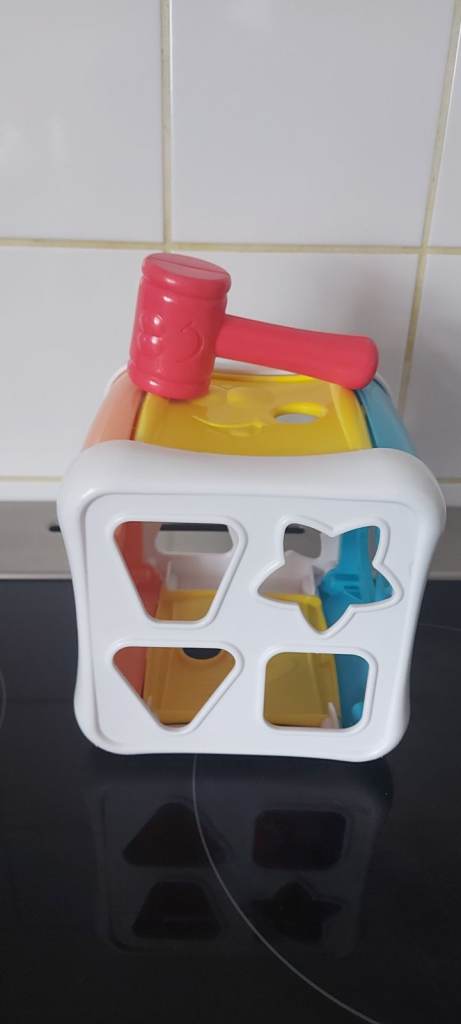 Chicco Toy 2-in-1 Sort and Beat Cube