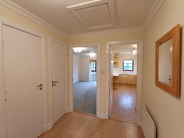 2 bedroom flat in Orchard Brae Avenue, Orchard Brae, Edinburgh, EH4 2GA