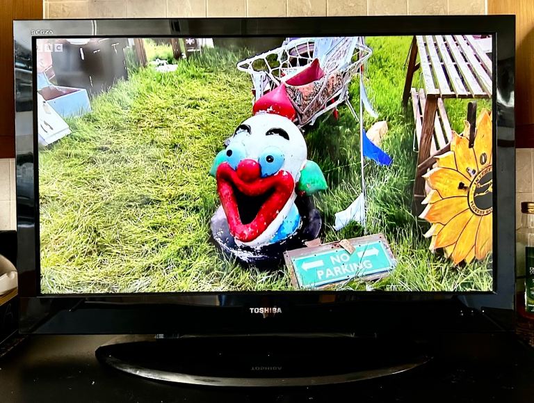 Toshiba REGZA 40 inch TV