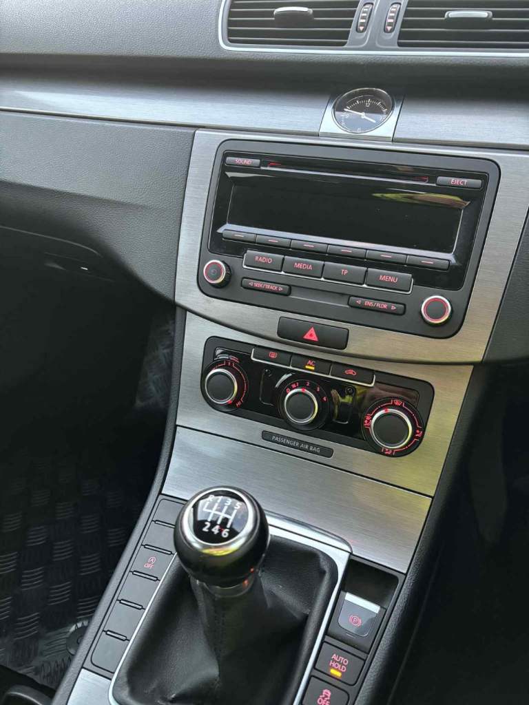 Volkswagen, PASSAT, Estate, 2011, Manual, 1968 (cc), 5 doors