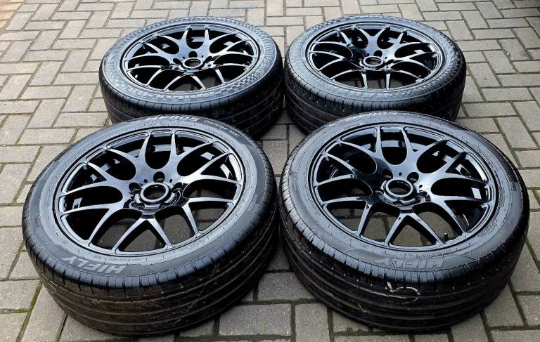 VW Transporter 5x120 Calibre Exile-R 18" alloy wheels & tyres 