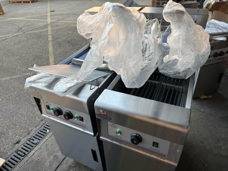 Electric 9kw Chip Fryer with Single Tank, 2 Baskets