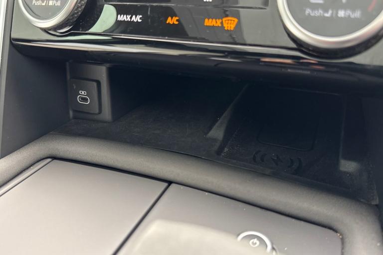 2024 Land Rover Discovery 3.0 D300 Dynamic HSE 5dr SUV DIESEL Automatic