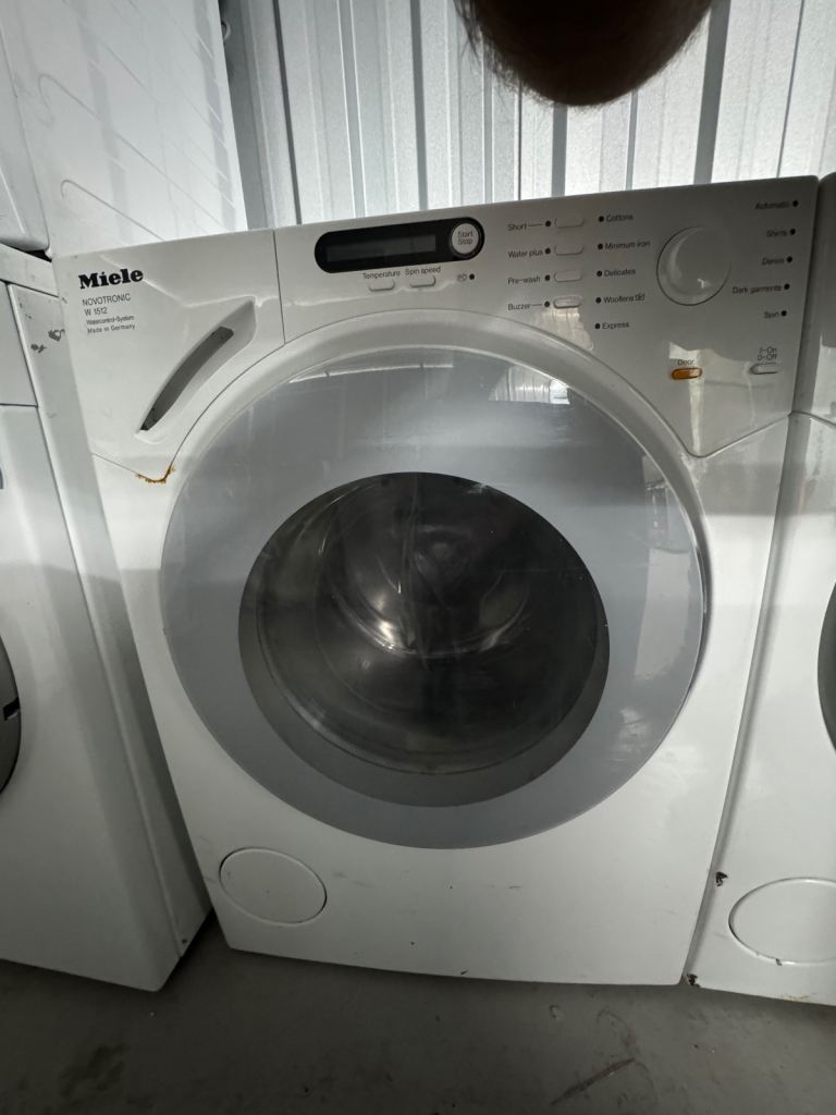 Miele Washing Machine – White, Good Condition