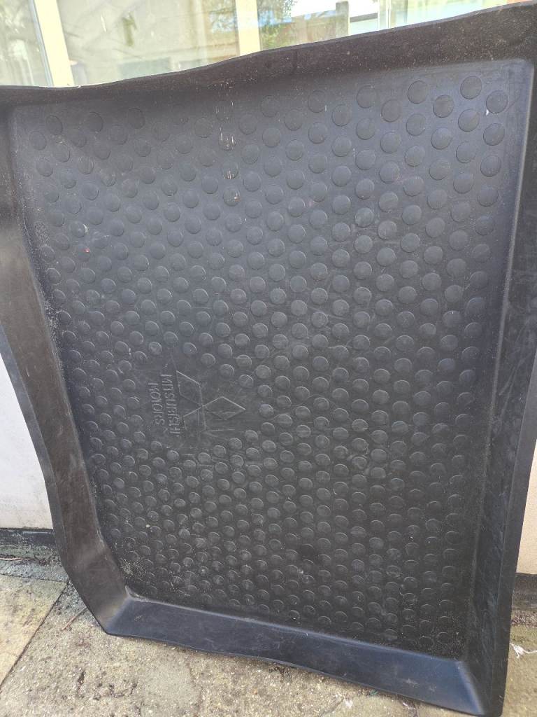 Mitsibushi Boot liner 