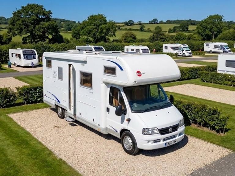 2005 Burstner A-747 0.3 Diesel 7 Berth