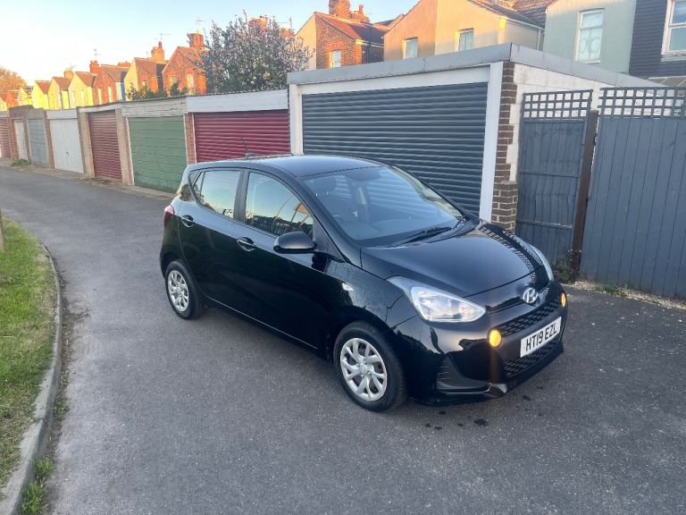 HYUNDAI i10 BLACK 2019 1.0 PETROL 5 DOOR PORTSMOUTH 