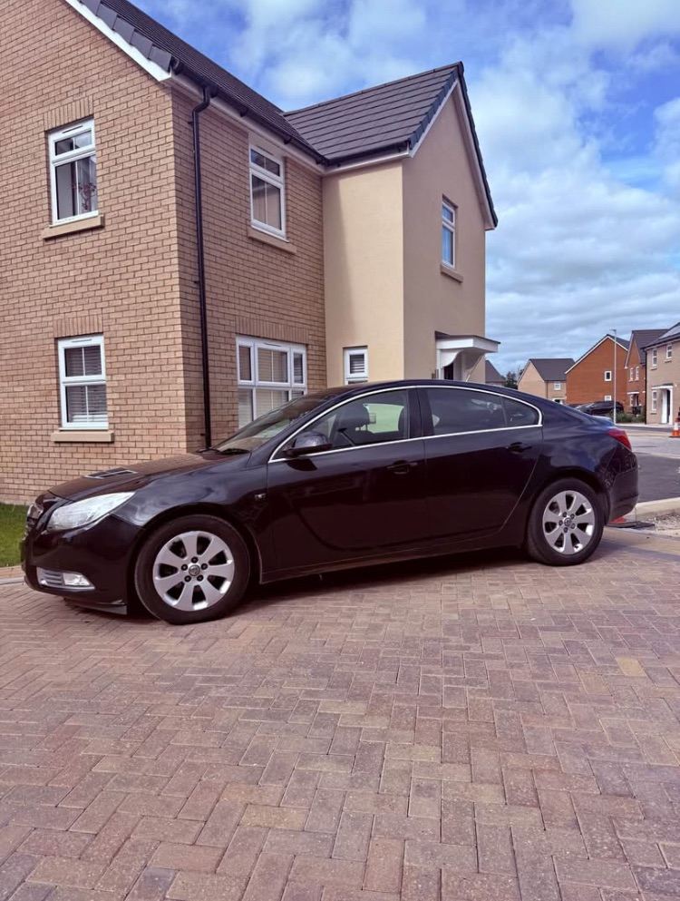 Vauxhall, INSIGNIA, Hatchback, 2011, Manual, 1956 (cc), 5 doors