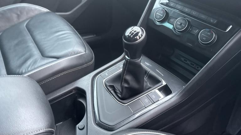 2018 Volkswagen Tiguan 2.0 TDi 150 R-Line 5dr Diesel Estate Estate Diesel Manual