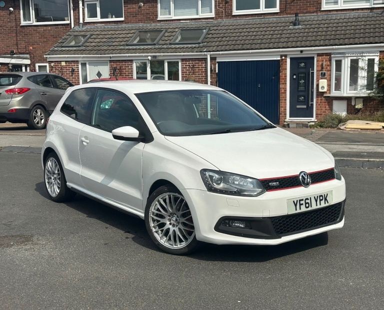 Volkswagen, POLO, Hatchback, 2012, Semi-Auto, 1390 (cc), 3 doors