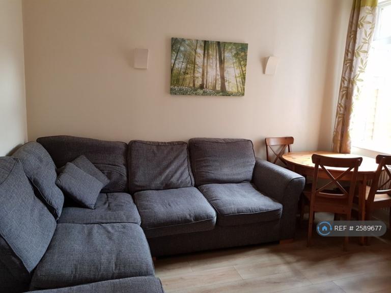 4 bedroom house in Earlsdon Avenue North, Coventry, CV5 (4 bed) (#2589677)