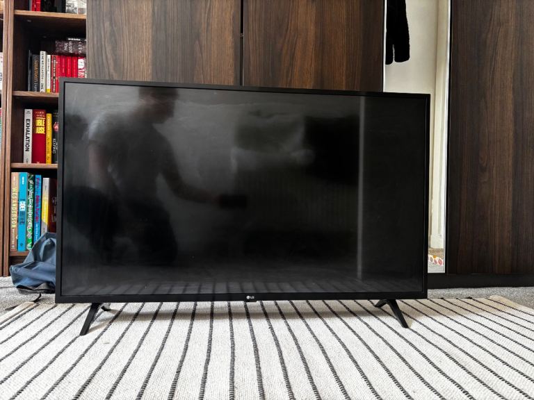 43” 4K HDR LG Smart TV - Excellent Condition