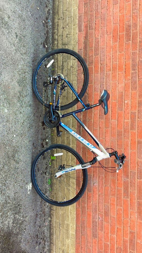 Carrera Hybrid Bike – White/Blue - Good Condition