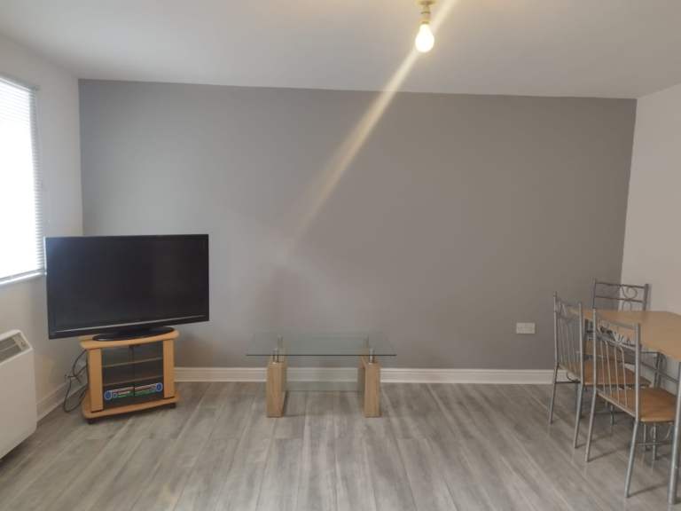 Spacious 2-Bedroom Ground Floor Apartment To Let – Near Rookes Crescent Chelmsford