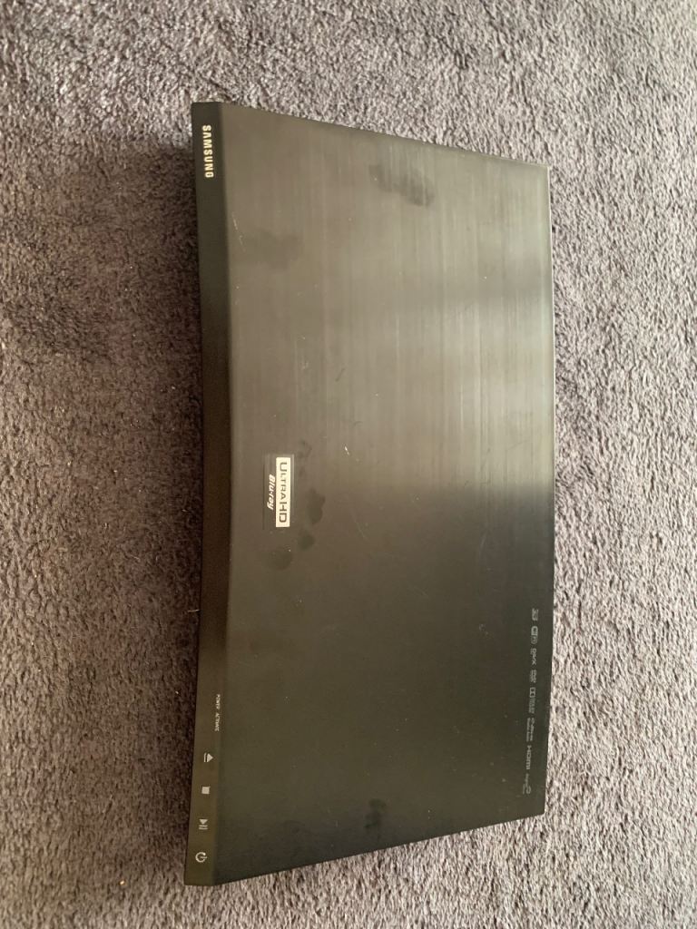Samsung 4k Blu-ray Player with Remote and HDMI Cable – Good Condition