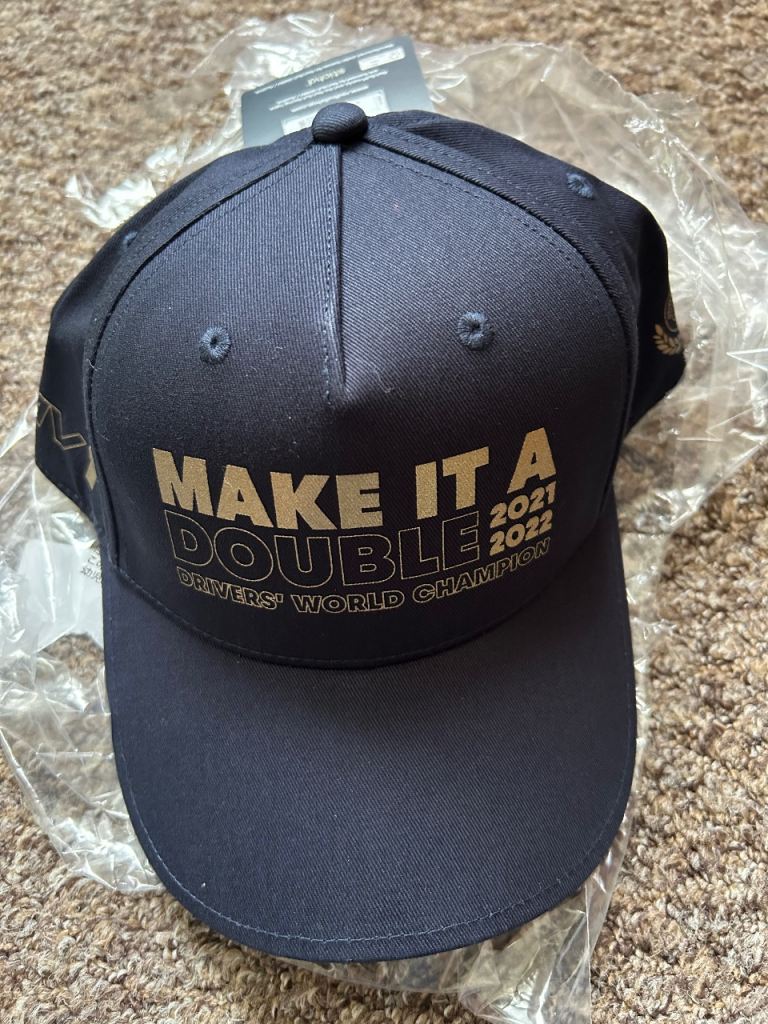   2 x Oracle  racing caps 