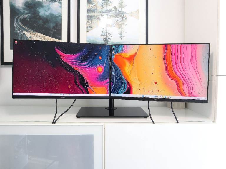 Dual Monitor setup 24 inch Dell 2K QHD IPS
