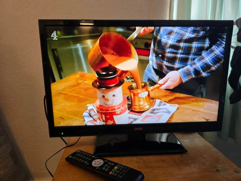 image for Cello 24 inch 12 volt led hd tv caravan or motorhome