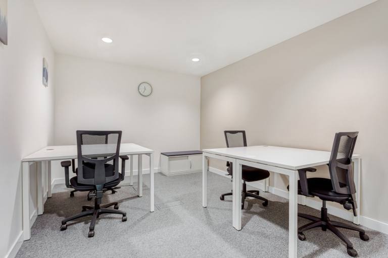 Epping - CM16 4BZ \ Secure an Office with 5 Workstations