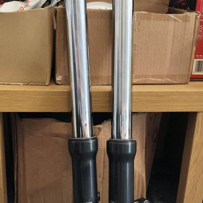 Kawasaki ZX6R 2000 front forks fully refurbished