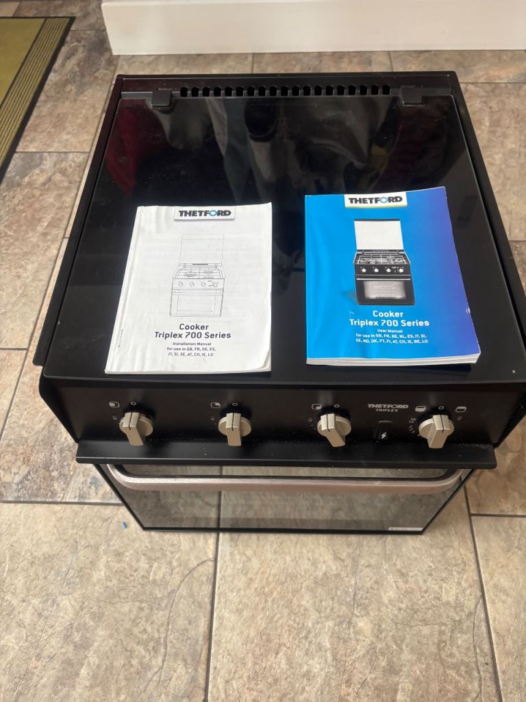 Thetford triplex 700 hob and oven