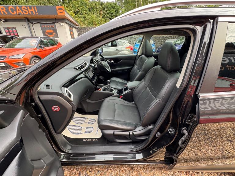2015 Nissan Qashqai 1.6 DIG-T Tekna 2WD Euro 6 (s/s) 5dr HATCHBACK Petrol Manual